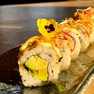 URAMAKI CRIPSY VEGA ROLL