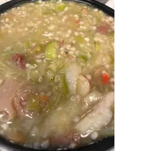 Okra soep jambo met zoutvlees