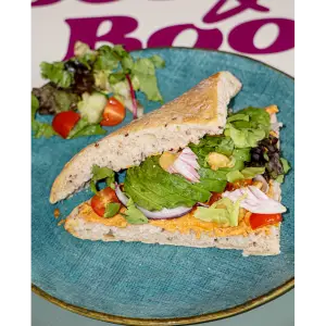 Hummus & avocado