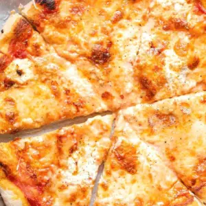 Pizza quattro formaggi