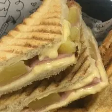 Croque HawaĂŻ