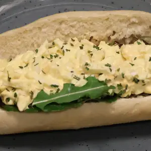 Petit pain eiersalade