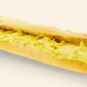 Broodje kip-kerriesalade