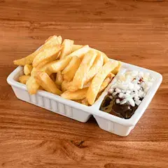 Friet speciaal met ui