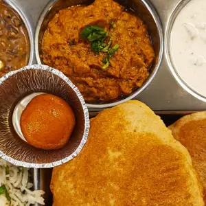 Veg Deluxe Thali