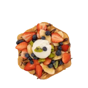 Nutella, aardbei, frambozen, bosbessen, kiwi en slagroom