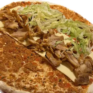Turkse pizza kipdöner met kaas