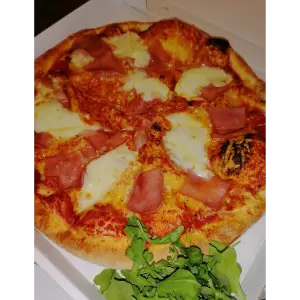 Pizza prosciutto