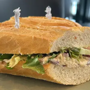 Sandwich Chicken Caesar spread