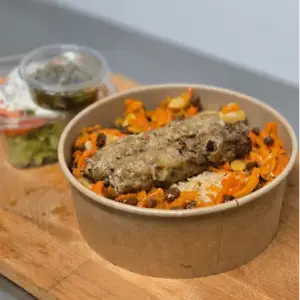 Afghaanse rijst met spicy kebab 100% Halal