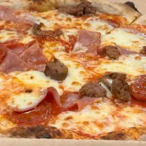 Pizza meat lovers