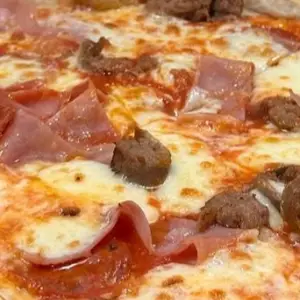 Glutenvrije pizza meat lovers