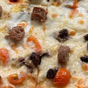 Witte pizza salsiccia-porcini