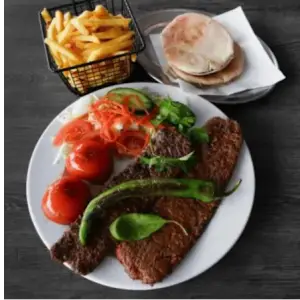 Adana kebab schotel