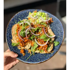 Broodje pulled chicken