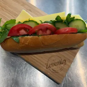 Half stokbrood met kaas (Boerderij Meshanger)