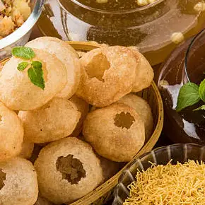 Gol Gappay (Pani-Puri)