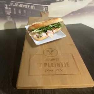 Broodje kip pesto