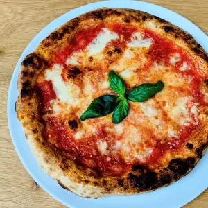 PIZZA MARGHERITA (vegetarisch)