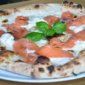 PIZZA SALMONE