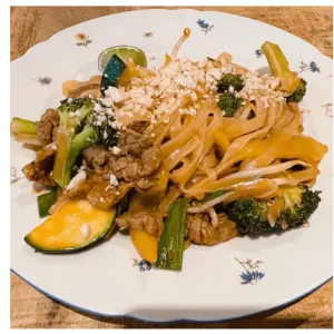 34. Phad Thai met rundvlees